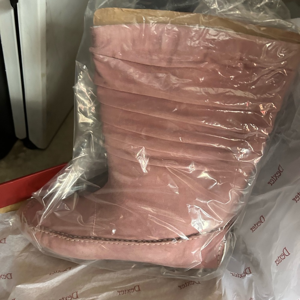 Cute pink winter style boots